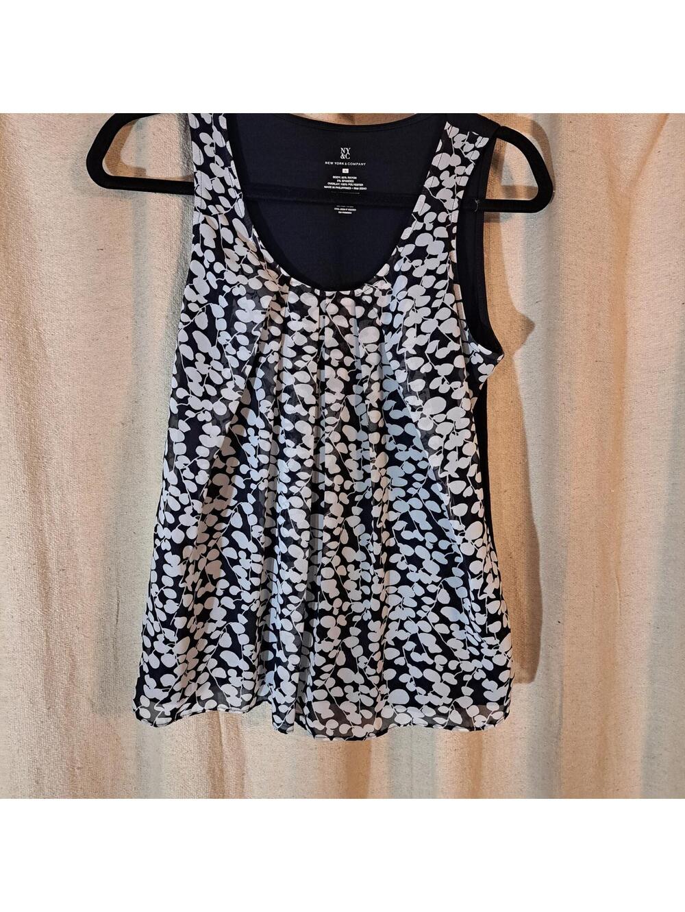 NY Collection Black and White Sleeveless Printed Tank Top